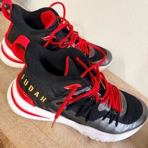 Men's Basketball Shoes - Black and Red